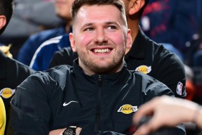 开云官方网站 -东契奇赛事官方发布爆冷新规，FPX争议不断！的简单介绍