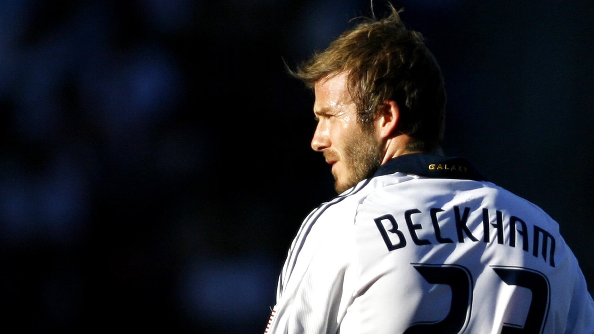 田径赛场焦点!澳大利亚队对阵俄罗斯队,年轻新星表现惊艳,未来可期